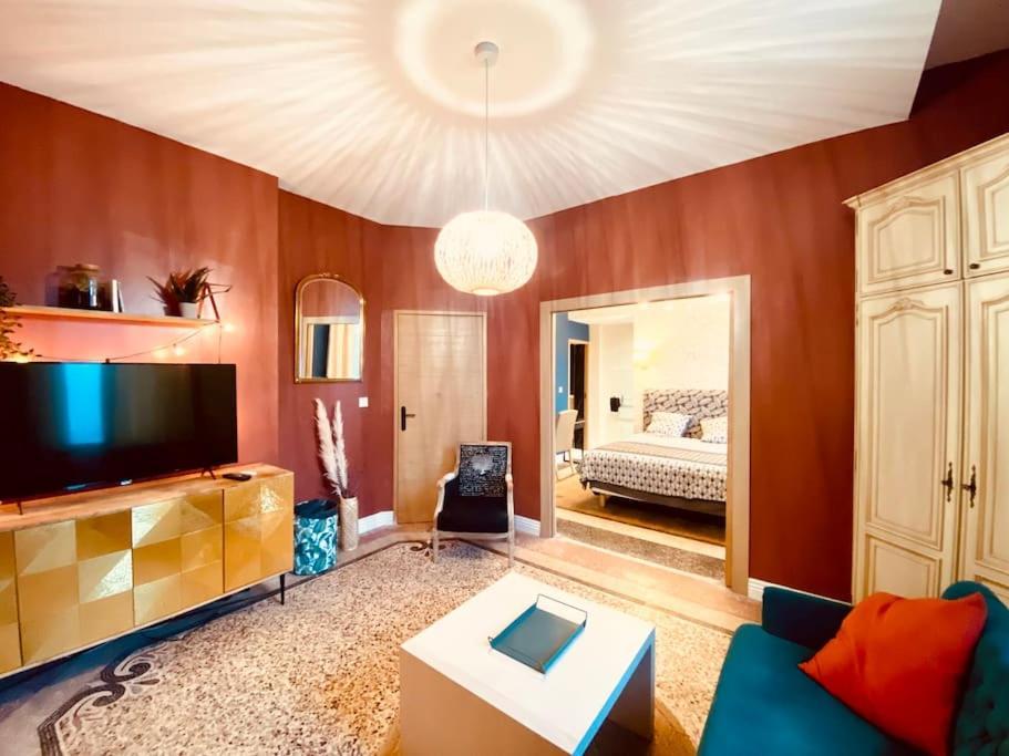 La Suite 2 Pieces Lit Queen Size Entree Privee Nimes Bagian luar foto